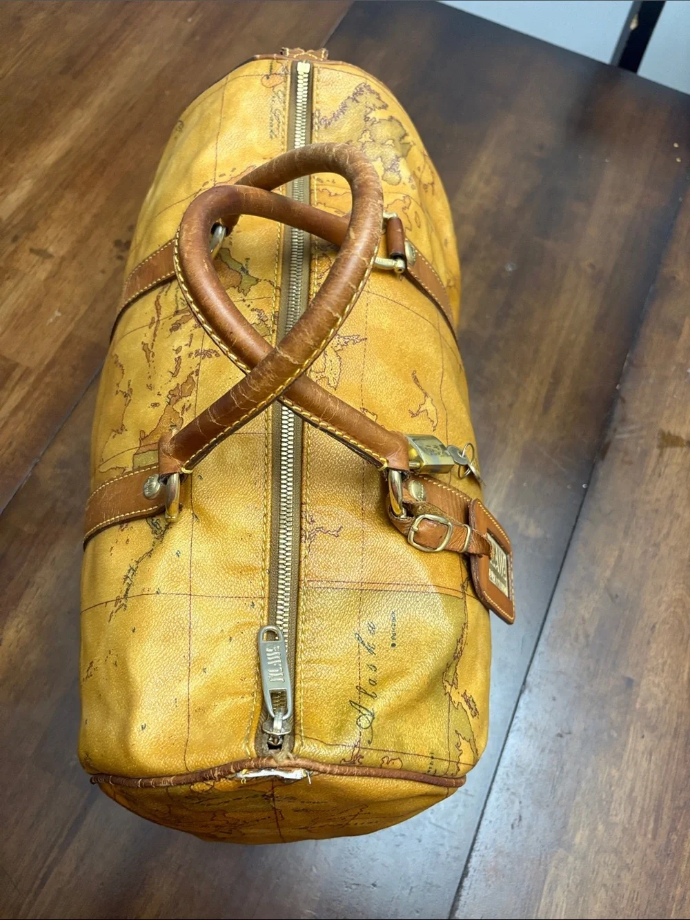 Low start Alviero Martini Geo Map Boston Travel Bag w/ Lock & Key in GUC. - Picture 4 of 16